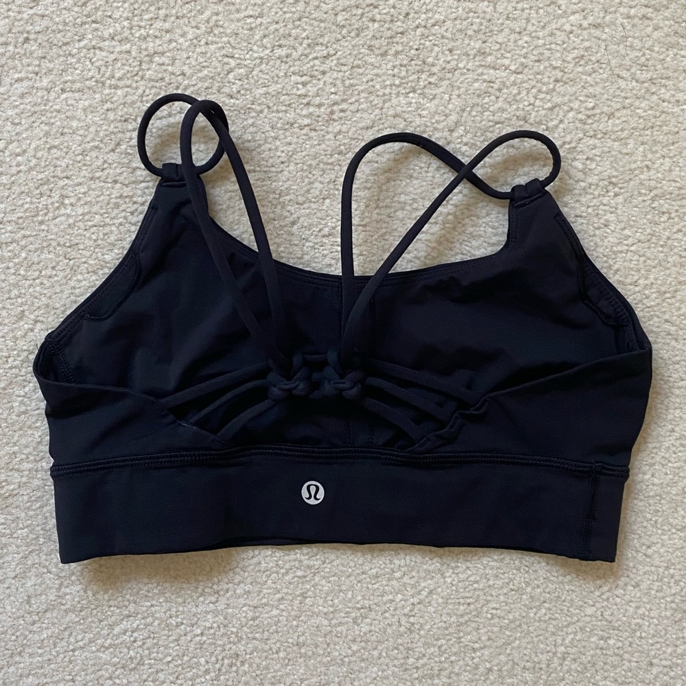 Black Lululemon sports bra